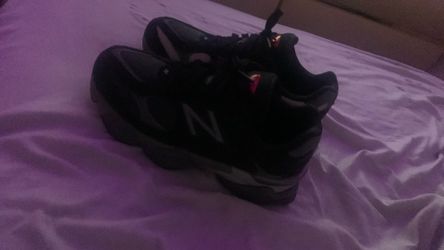 New balance 9060’s black size 5