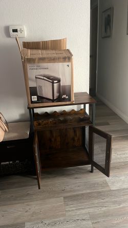 Wine cabinet / ice maker