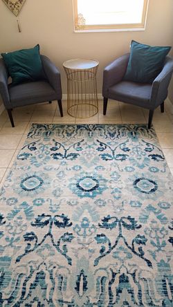 Living Room Set – 2 Chairs, Gold Side Table & Area Rug
