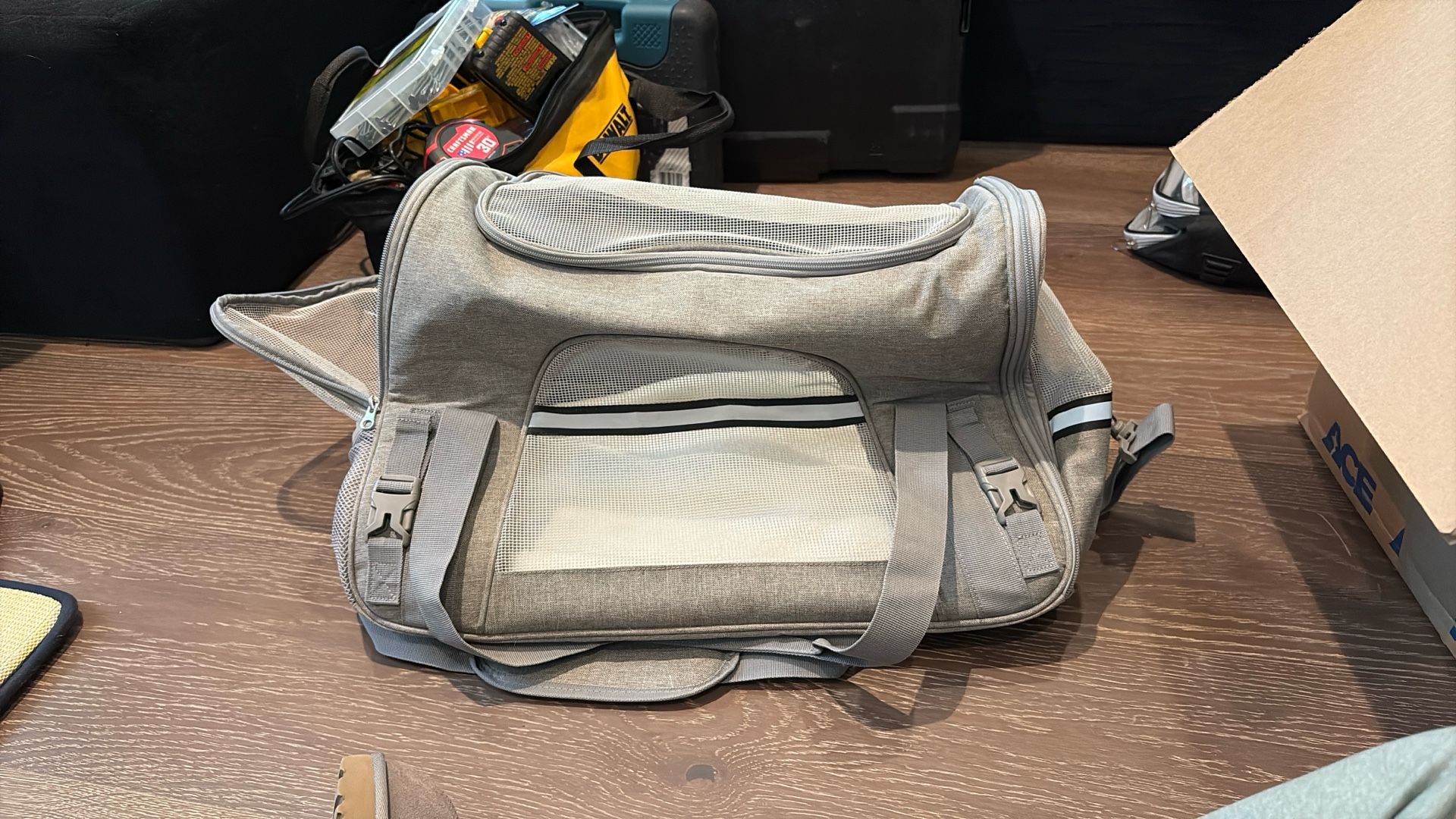 Pet Carrier, Gray