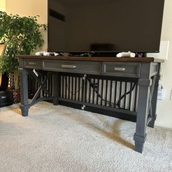 Entertainment Desk