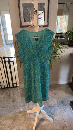 Mid length pretty teal dress- size 4… fits like 6 or 7