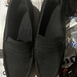 Men's size 7.5 Rothy's black driving loafers . New without box