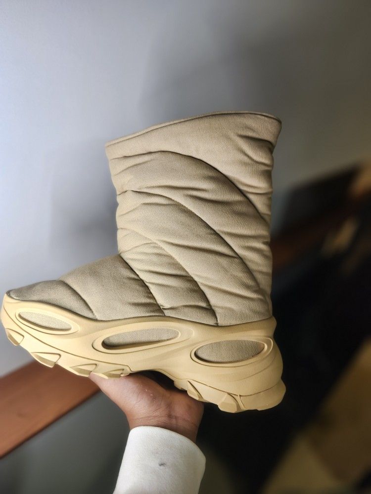 π₯ Adidas Yeezy NSLTD Boot β Khaki π₯
Size: US M 11 π