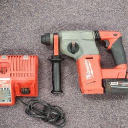 Milwaukee 1" SDS Plus Rotary Hammer with XC5.0 Battery & Charger (1.7 Ft-Lbs of Impact Energy)