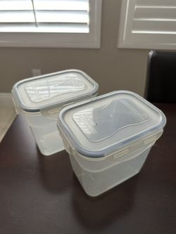 2 Plastic Storage Containers With Snap Lock Lids