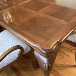 Thomasville Solid Wood Family Dining Table And Chairs