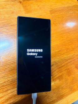 Samsung Z-Fold 7 (unlocked) 12GB RAM & 256GB storage