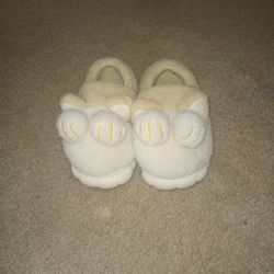 Size 6 Garfeild Slippers 