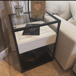 Modern black and white end table!