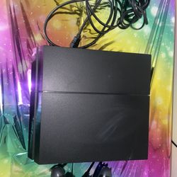 PlayStation 4 (PS4) 1TB – Like New, Great Condition