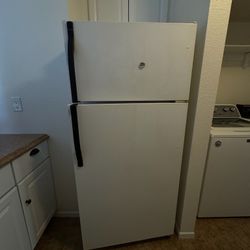 Lightly Used Fridge/ Freezer