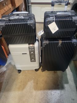 4pc hard luggage set.