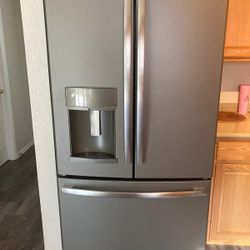 Selling Stainless Steel Appliance Set