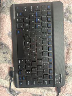 Bluetooth keyboard with charger