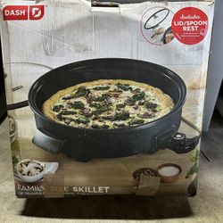 Dash Family Size Skillet 