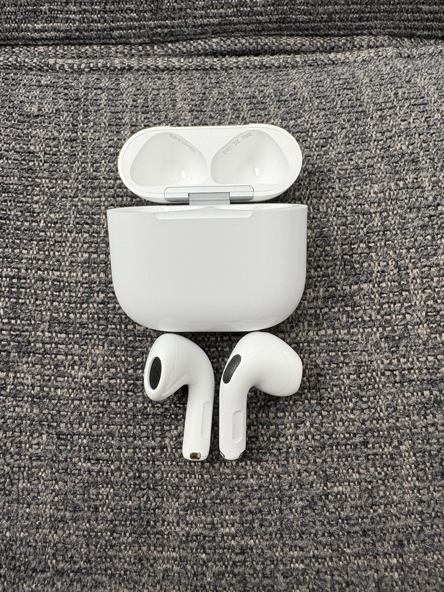 AirPods Generation 4