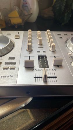 DJ Pioneer Serato