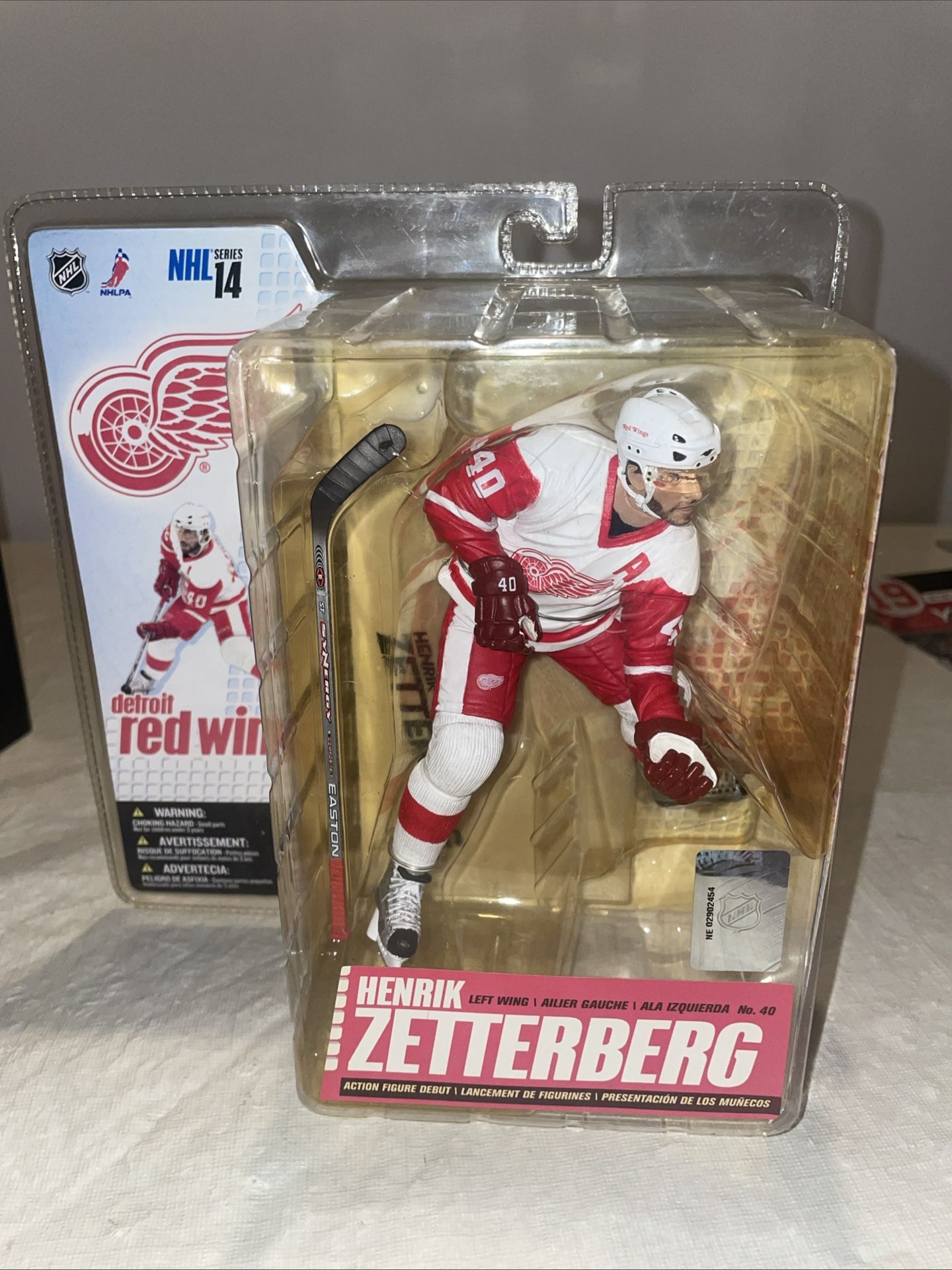 Henrik Zetterberg Detroit Red Wings McFarlane jersey action figure Nip Nhl