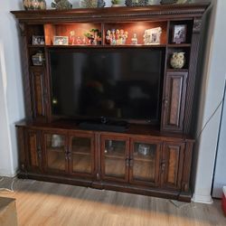 LR Entertainment Center