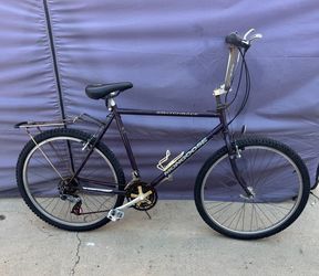Mongoose Hill Topper Mountain Bike 26in Purple Cantilever Brake