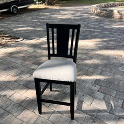 4 Chairs 
