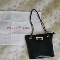  NEW REDUCED!!   IVANKA TRUMP PURSE 