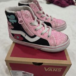 VANS SIZE 8 ½ ($0 FR33)