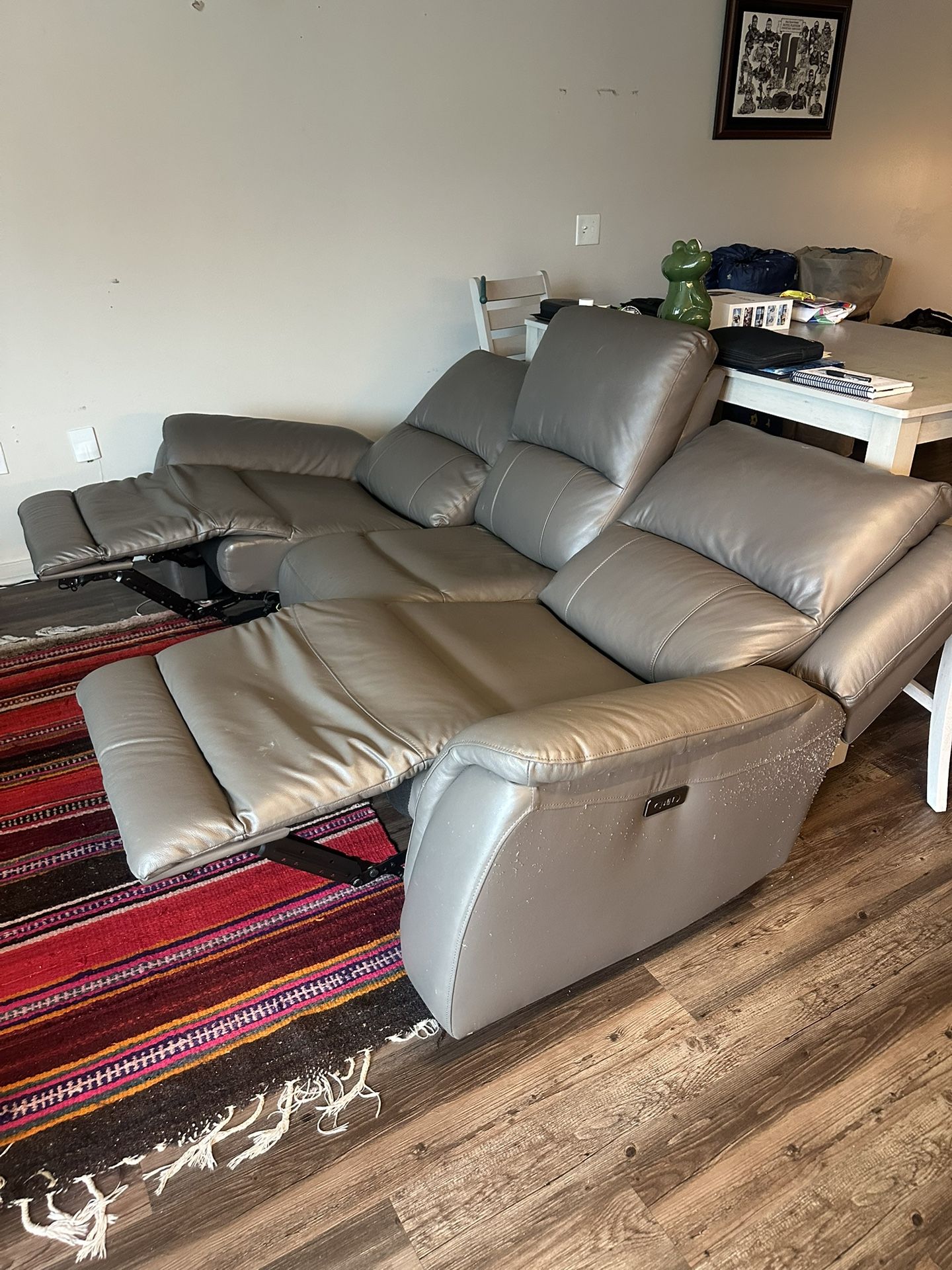 Sofa and recliner set 