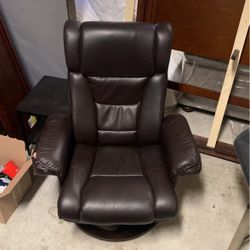 Chair with Foot Rest