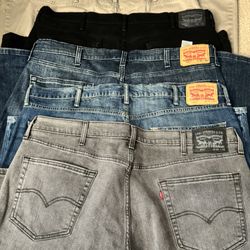 levi’s size 40/30. 40/32