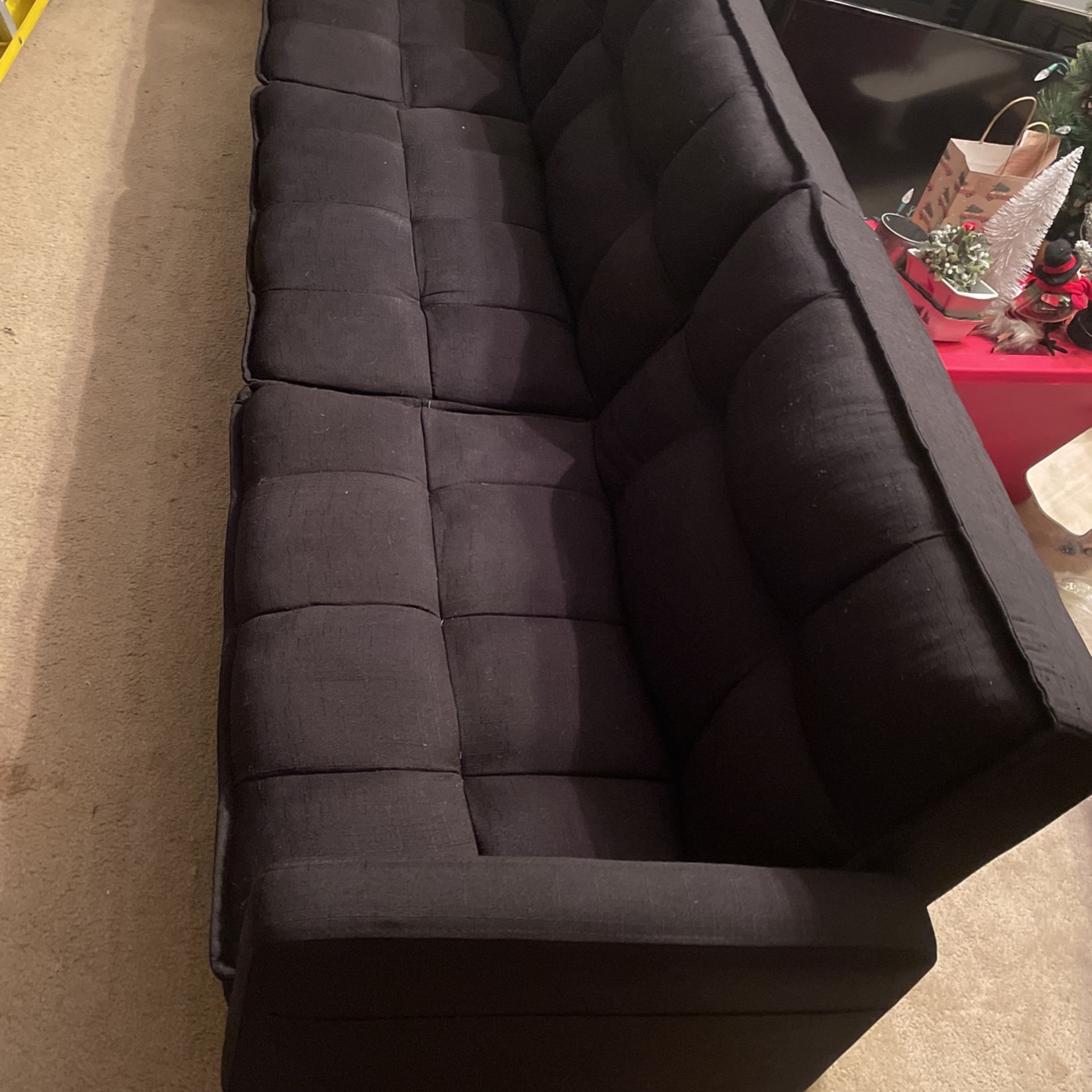 Reclining Sleeper Sofa Couch in Excellent Condition