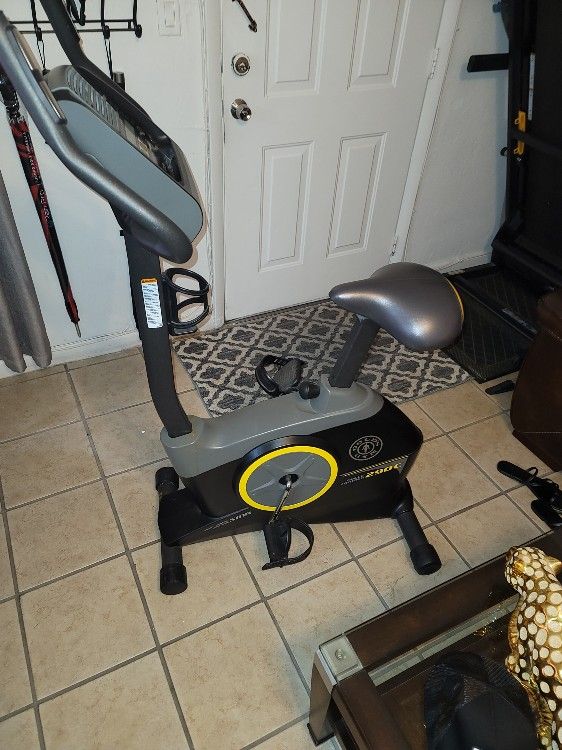 GOLD'S GYM CYCLE TRAINER 290C $100