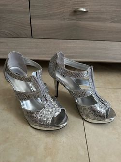 New beautiful silver wedding/ event shoes ,size 7