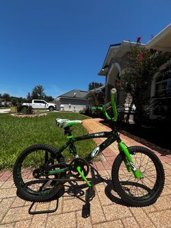 Dynacraft BMX Kids Bike Black and Green
