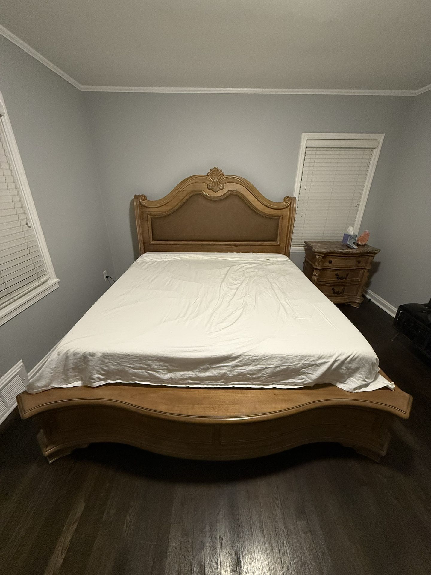 Havertys Villa Sonoma King Bedroom Set