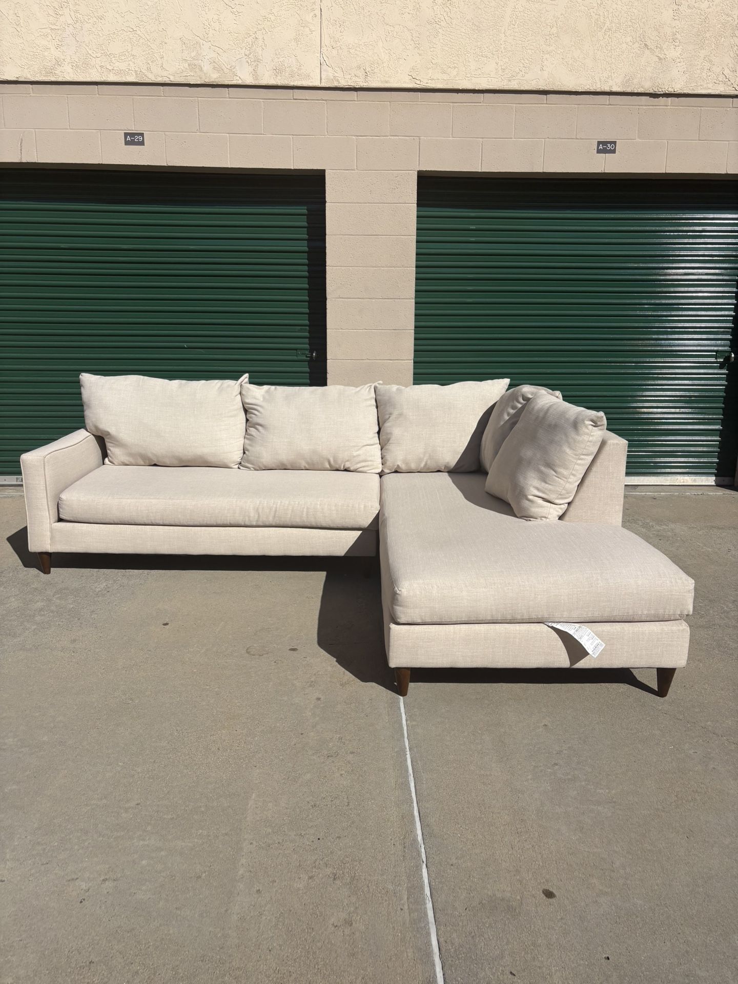 Beige Sectional Couch 🛻Delivery Available🛻