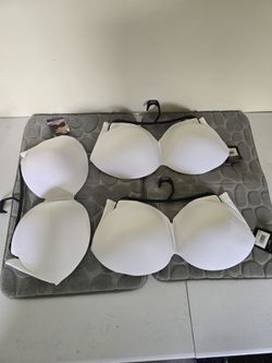 3 BRAND NEW BRAS SIZE 40 DDD ALL 3 FOR 30 $