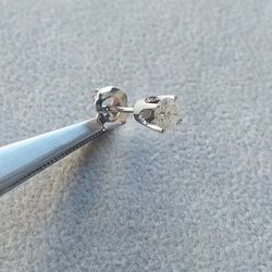 Single Diamond Stud Earring 💎 