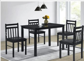 NEW Table with 4 Chairs