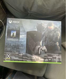 Microsoft Xbox Series X 1TB Console Halo Infinite Limited Edition Bundle SEALED