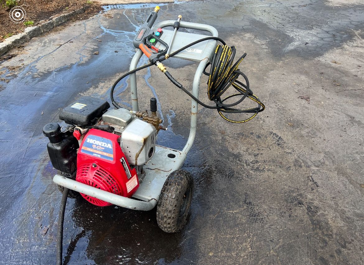 Gas Powered Honda 6HP 2750 PSI 2.5 Pressure Washer On Quick Connects Plus 50 Feet of HD HOSE