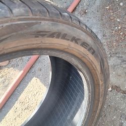 FALKEN USED TIRE 90% LIFE 17INCH