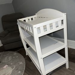 Infant Changing Table with Pad - White