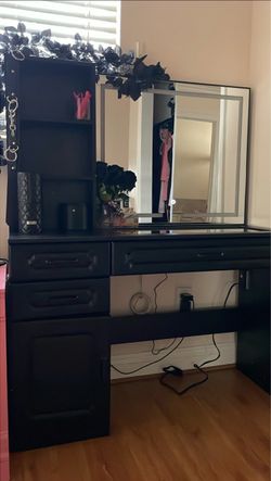 BEAUTIFUL Black Vanity Desk w/ Mirror <3