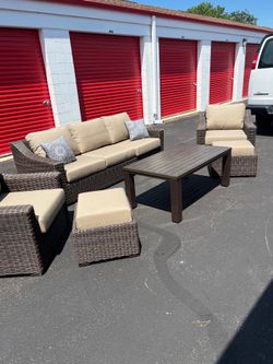Never used patio set very small scratch coffee table