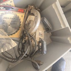 Skil Saw With Brand New Blades Black & Decker