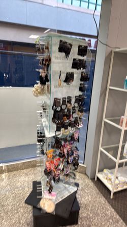 Display with all items on for a price or without