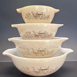 Pyrex Mushroom Nesting Bowls 