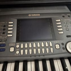 Yamaha Par 9000 Arranged Keyboard With Keyboard Case 600 Dollars 💵 